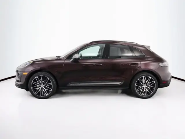 2025 Porsche Macan T - Photo 14