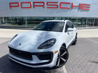 2024 Porsche Macan's photo