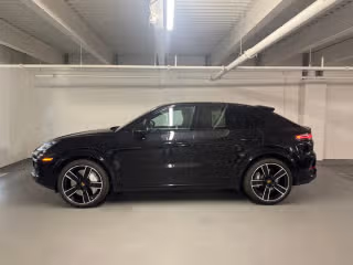 2022 Porsche Cayenne Turbo's photo