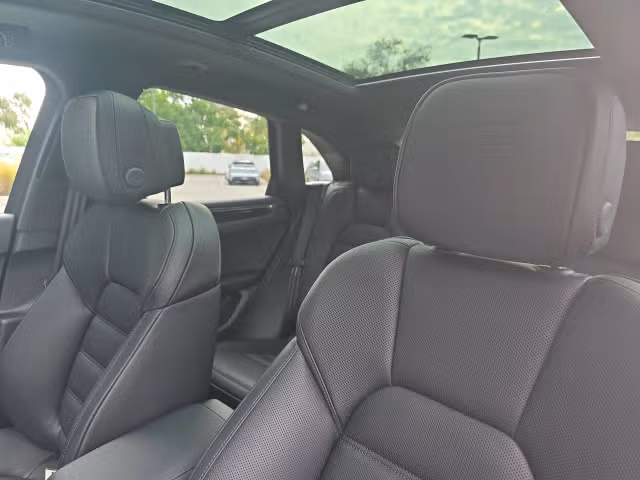 2026 Porsche Macan Base - Photo 34
