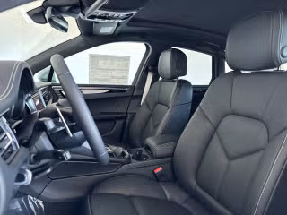 2026 Porsche Macan S - Photo 33
