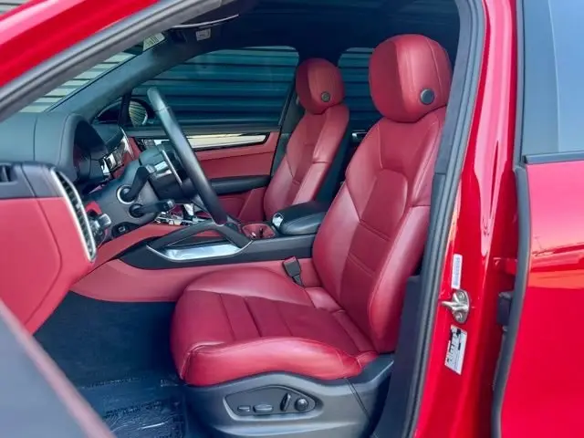 2023 Porsche Cayenne Turbo S E-Hybrid - Photo 38