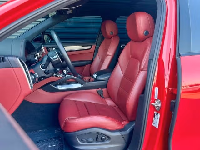 2023 Porsche Cayenne Turbo S E-Hybrid - Photo 35