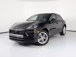 2025 Porsche Macan's photo