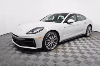 2026 Porsche Panamera 4's photo
