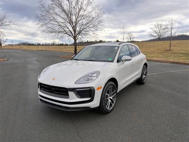 2026 Porsche Macan Base