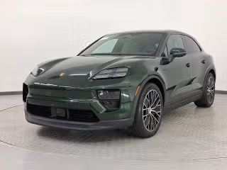 2026 Porsche Macan -'s photo