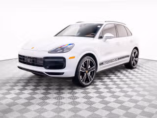 2023 Porsche Cayenne Turbo's photo