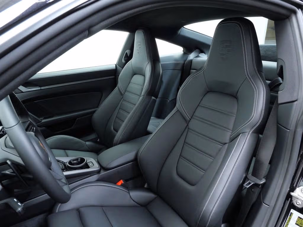 2025 Porsche 911 - Photo 36