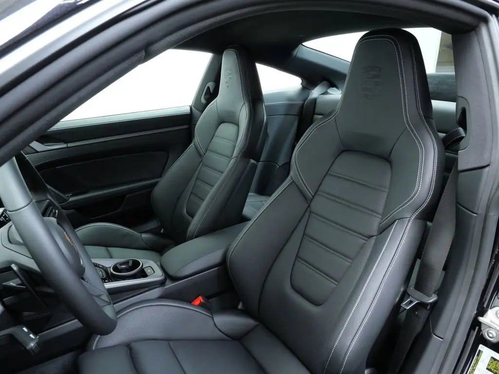 2025 Porsche 911 - Photo 40