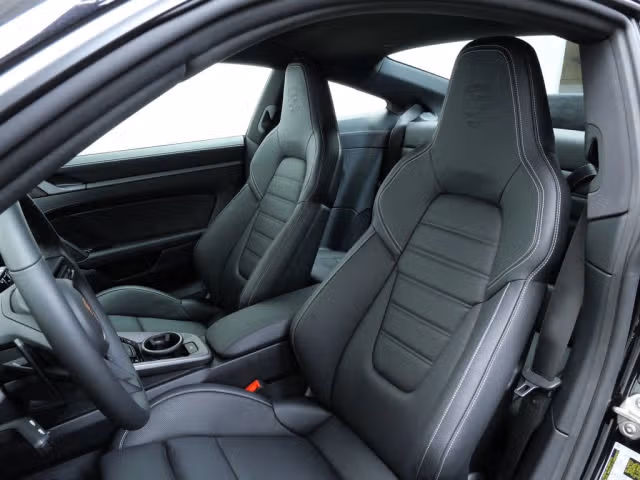 2025 Porsche 911 - Photo 34