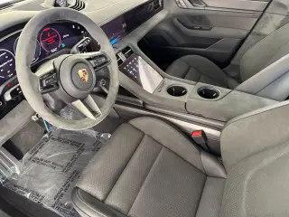 2026 Porsche Taycan GTS - Photo 29