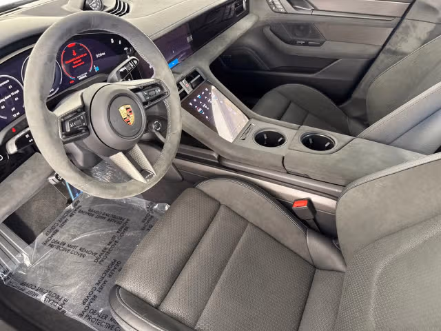 2026 Porsche Taycan GTS - Photo 26