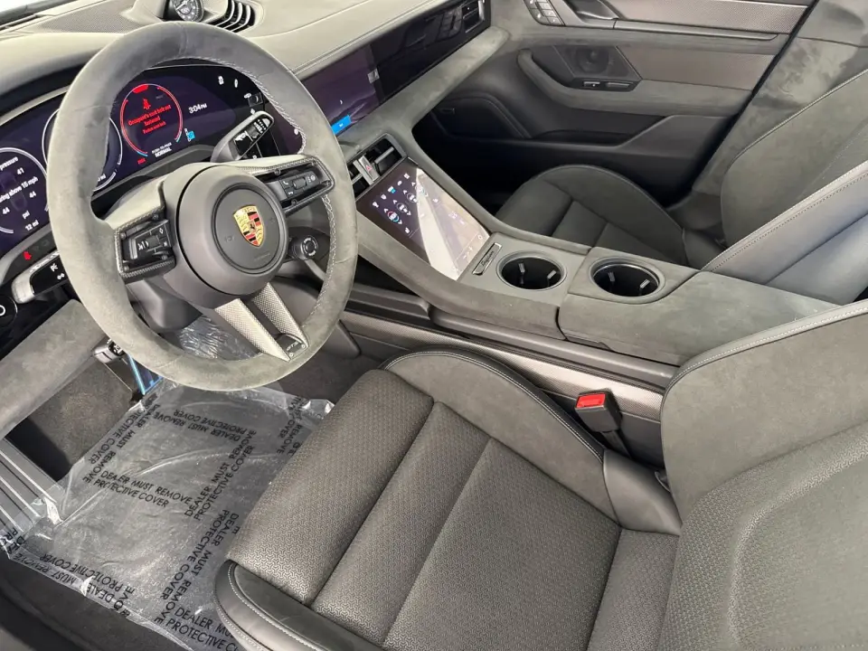 2026 Porsche Taycan GTS - Photo 31
