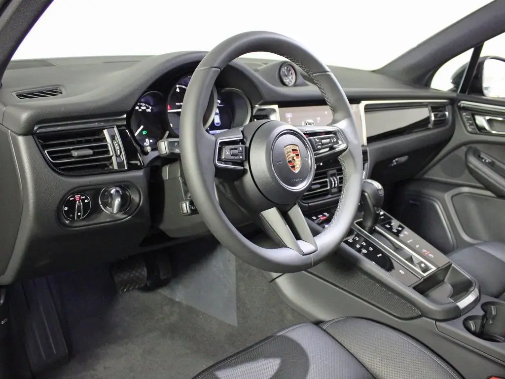 2026 Porsche Macan Base - Photo 32