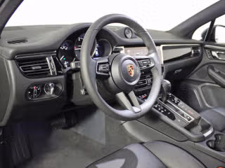 2026 Porsche Macan Base - Photo 25
