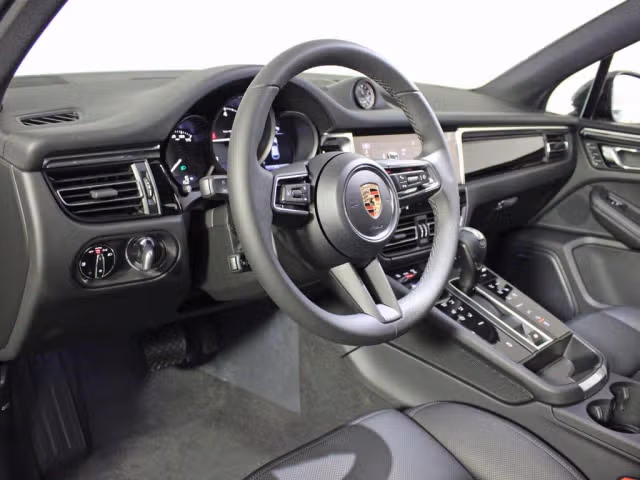 2026 Porsche Macan Base - Photo 26