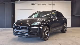2026 Porsche Macan -'s photo