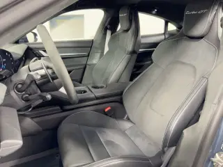 2025 Porsche Taycan Turbo GT - Photo 37