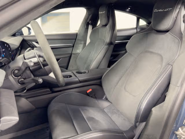 2025 Porsche Taycan Turbo GT - Photo 34