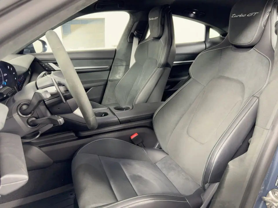 2025 Porsche Taycan Turbo GT - Photo 39