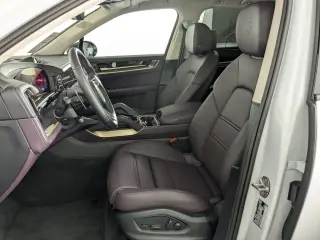 2025 Porsche Cayenne Turbo E-Hybrid - Photo 37