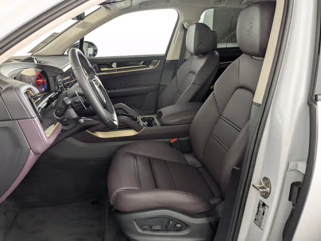 2025 Porsche Cayenne Turbo E-Hybrid - Photo 34