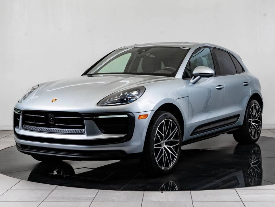 2025 Porsche Macan T