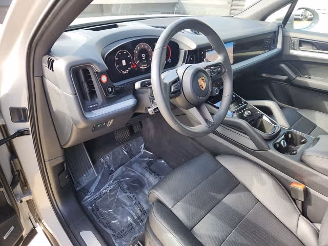 2025 Porsche Cayenne E-Hybrid - Photo 26