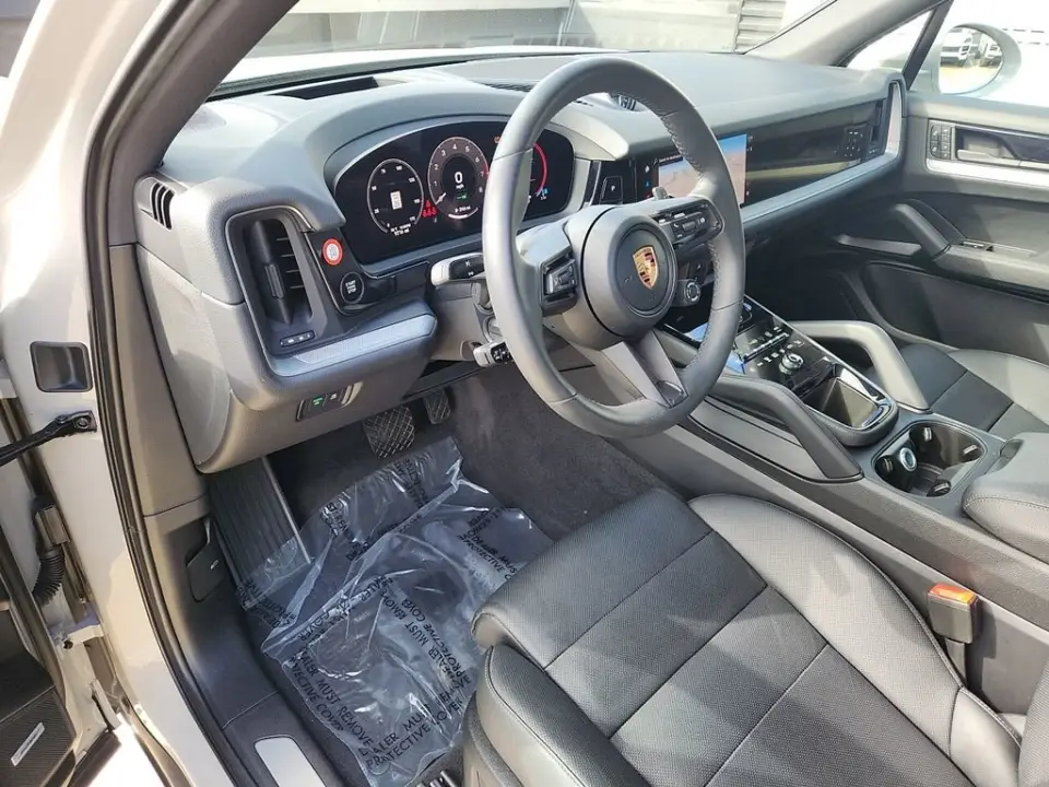 2025 Porsche Cayenne E-Hybrid - Photo 31