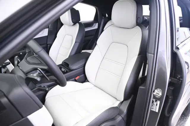 2026 Porsche Cayenne Coup Base - Photo 38