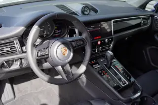 2026 Porsche Macan T - Photo 29