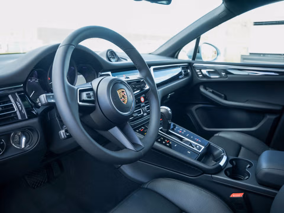 2026 Porsche Macan - Photo 27