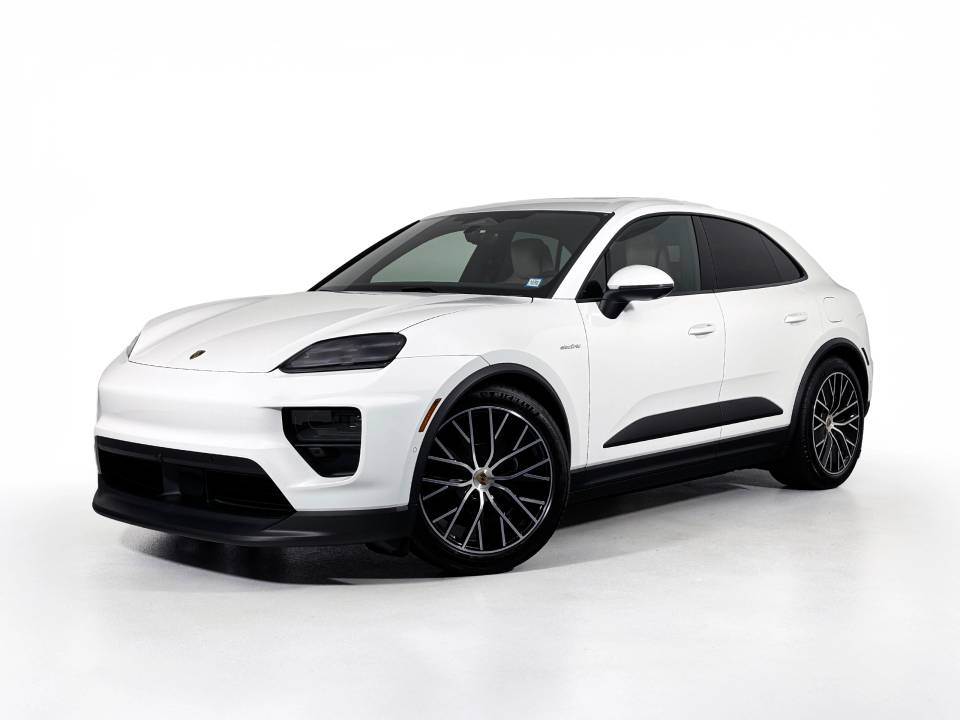 2025 Porsche Macan Base