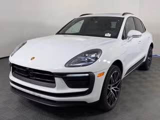2026 Porsche Macan -'s photo