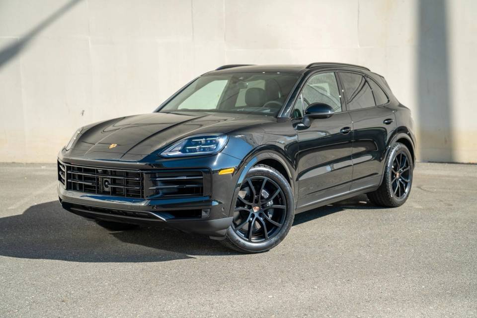 2025 Porsche Cayenne Base
