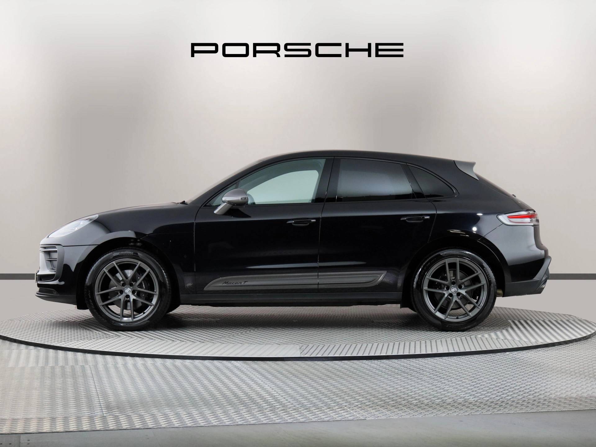 Macan T, photo 2 of 46