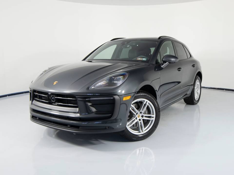 2025 Porsche Macan T