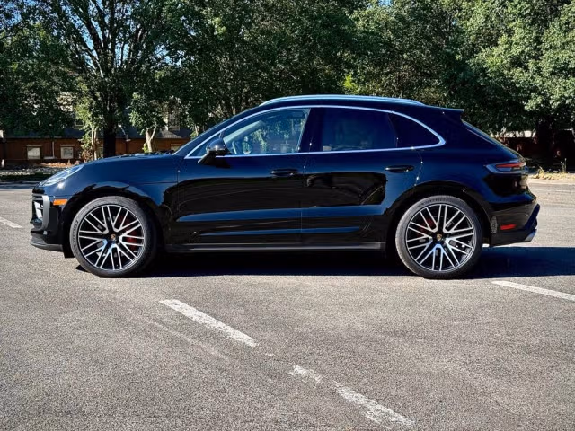 2025 Porsche Macan S - Photo 10