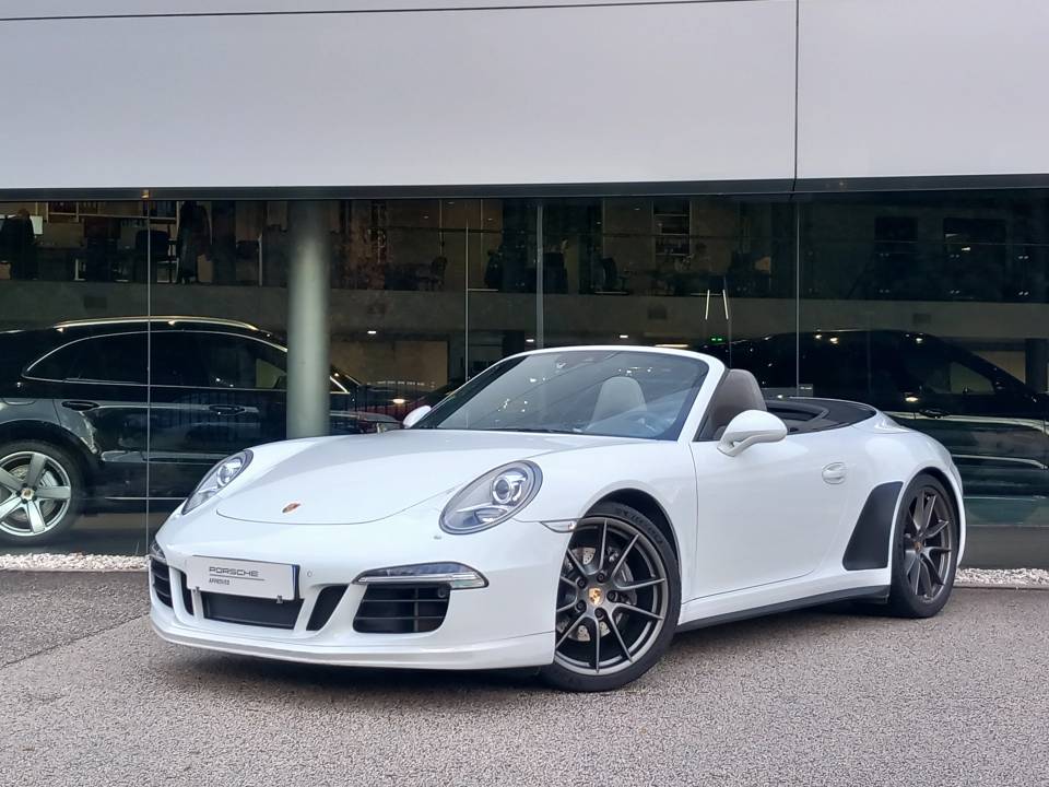 achetez-un-porsche-911-carrera-4-cabriolet-d-occasion-ou-dans-votre