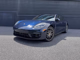 2023 Porsche Panamera's photo