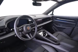 2025 Porsche Macan Base - Photo 25