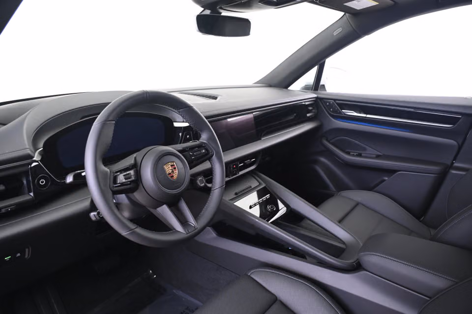 2025 Porsche Macan Base - Photo 27