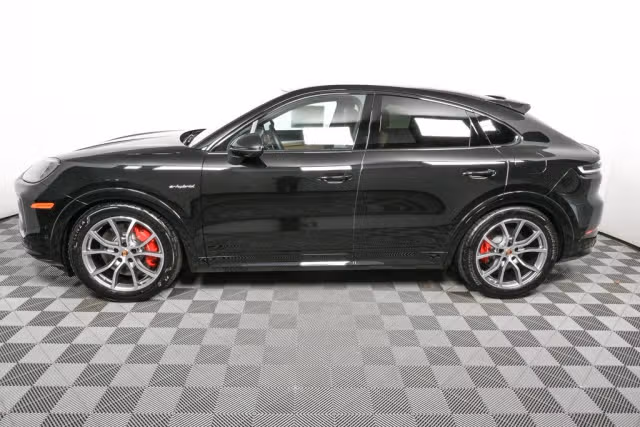 2025 Porsche Cayenne Coup S E-Hybrid - Photo 10