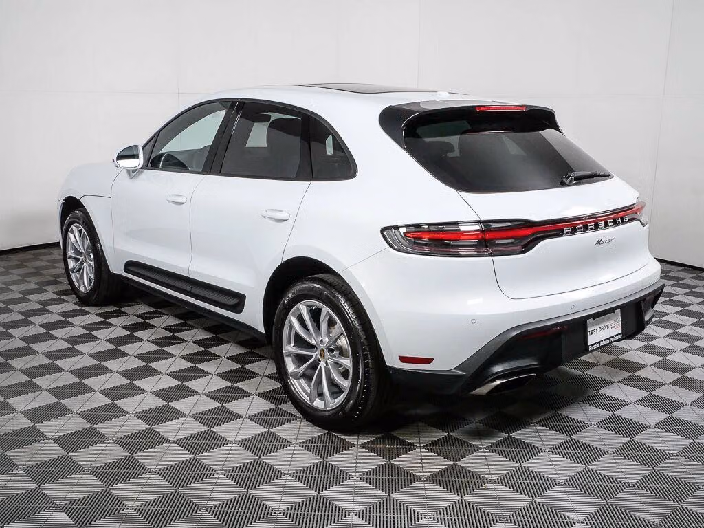 2026 Porsche Macan T - Photo 20