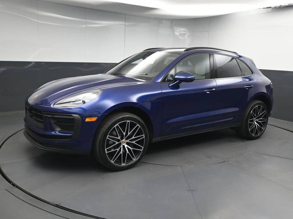 2026 Porsche Macan Base