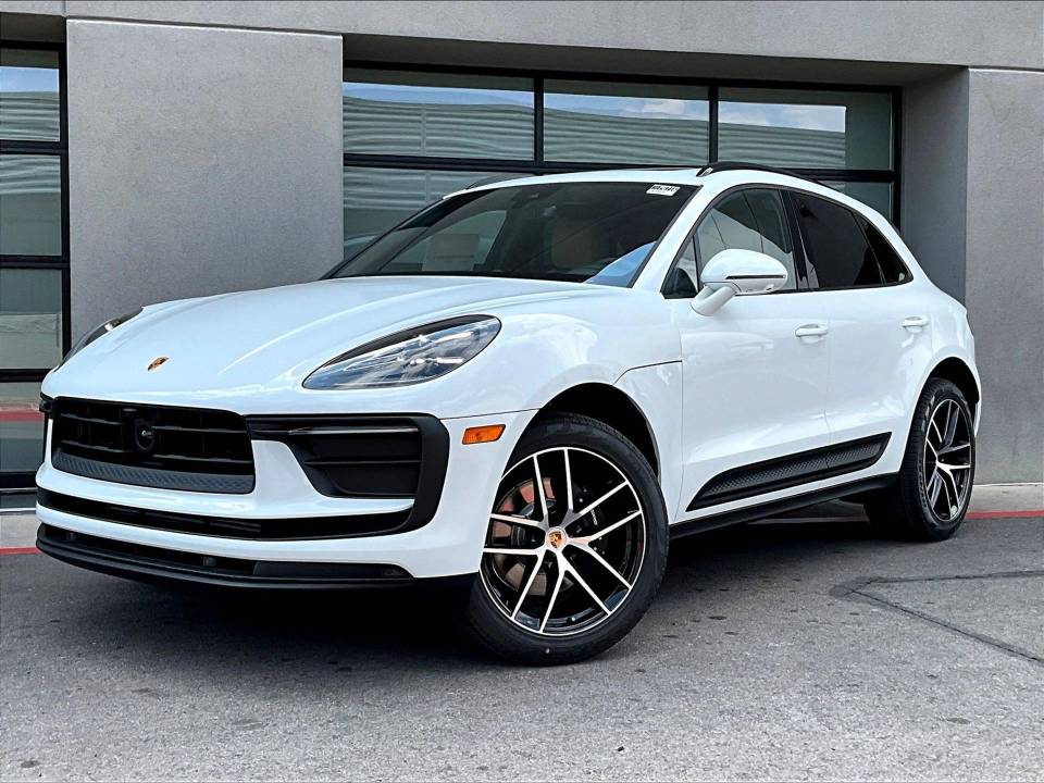 2025 Porsche Macan Base