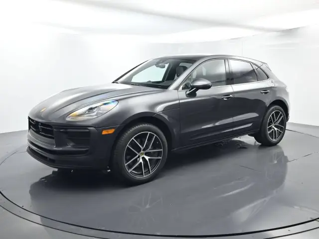2025 Porsche Macan T - Photo 6
