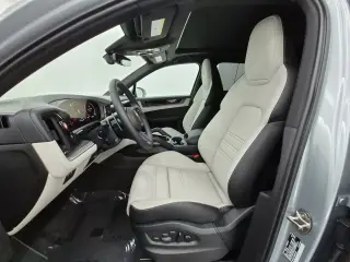 2026 Porsche Cayenne Base - Photo 37