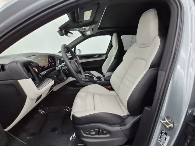 2026 Porsche Cayenne Base - Photo 34